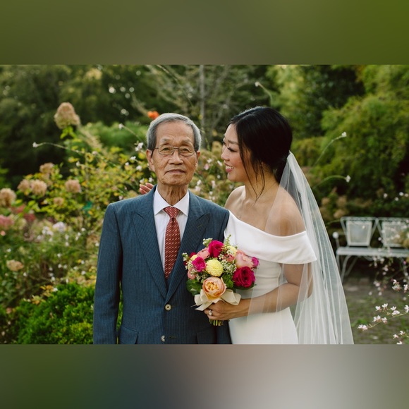 White dress - Picture 4 of 10